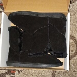 Minnetonka Black Ankle Boots